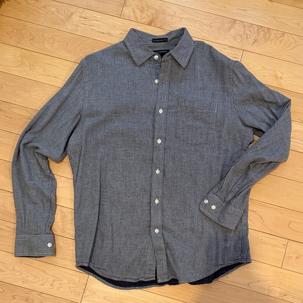 Banana Republic Men's Charcoal Button-Down Shirt